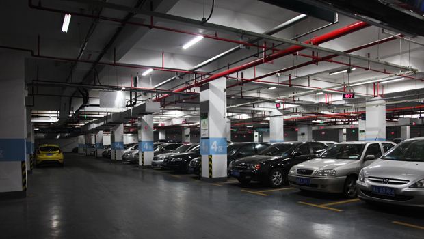 城市小區(qū)地下停車場的收費權 物業(yè)公司能否隨意定價？